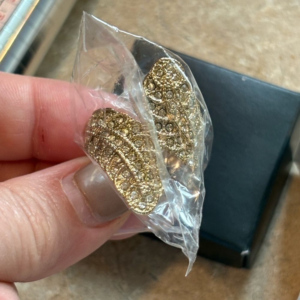 Avon Gold Shimmering Leaves Multilayered Sparkling Ring size 10 NIB 2014
